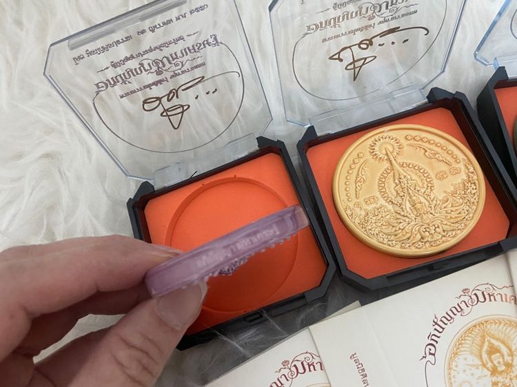 จตุคามรามเทพ อภิปัญญามหาเศรษฐี ครบ3 องค์รุุ่นกระเบื้องเคลือบ ของแท้ พร้อมลายเซ็นสด อาจารย์ เฉลิมชัย ผู้สร้างวัดร่องขุ่น รูปที่ 8