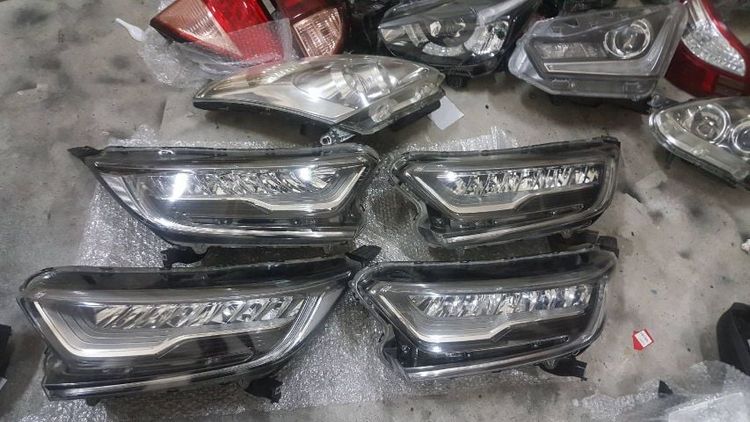 ไฟหน้า  แท้  CRV18