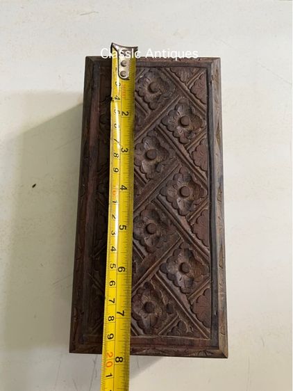 หีบไม้ กล่องไม้สัก แกะสลักลายดอกพิกุลโบราณ เก่าสะสม รูปที่ 13