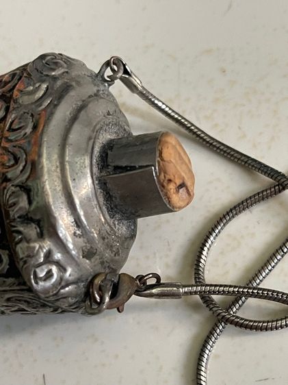 สร้อยคอ แกะสลักลายของมงคล กะไหล่เงินเก่าสะสม รูปที่ 8