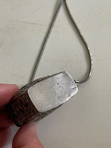 สร้อยคอ แกะสลักลายของมงคล กะไหล่เงินเก่าสะสม รูปที่ 9