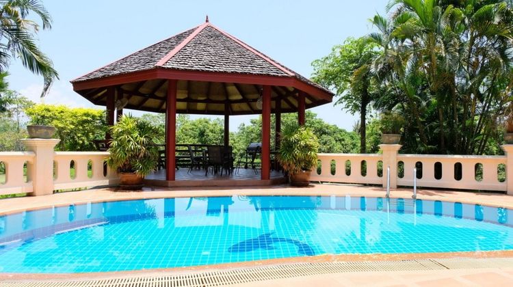 ตกแต่งครบ สร้างเสร็จก่อน 2010 บ้าน Tropical Villa เนื้อที่ 2 ไร่ 4 ห้องนอนใหญ่ 4 ห้องน้ำ 1 สระว่ายน้ำ พร้อมอยู่