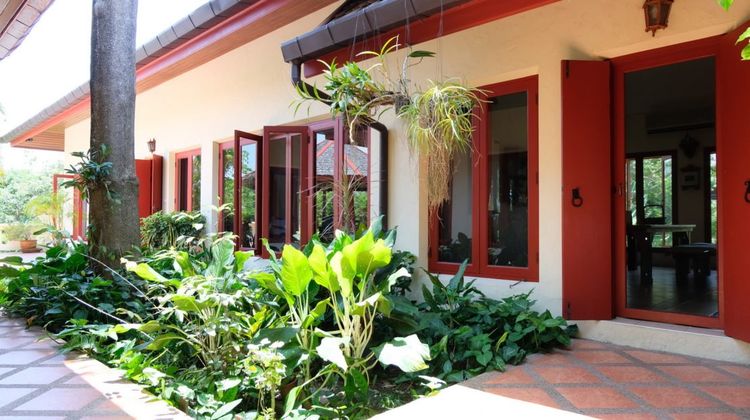 ตกแต่งครบ สร้างเสร็จก่อน 2010 บ้าน Tropical Villa เนื้อที่ 2 ไร่ 4 ห้องนอนใหญ่ 4 ห้องน้ำ 1 สระว่ายน้ำ พร้อมอยู่ รูปที่ 4