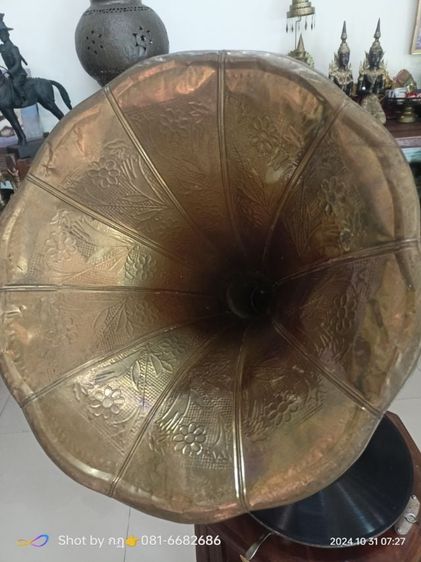 เครื่องเล่นแผ่นเสียงเก่าปากแตรแผ่นครั่งแบบไขลาน รูปที่ 10