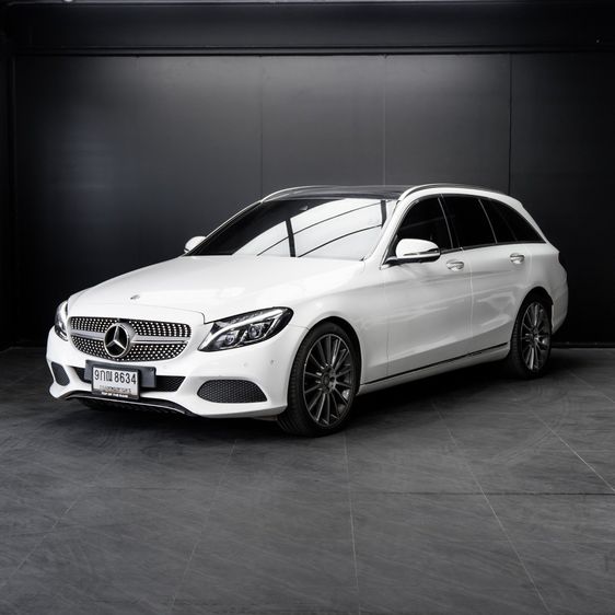 รถ Mercedes-Benz C-Class C350 สี ขาว