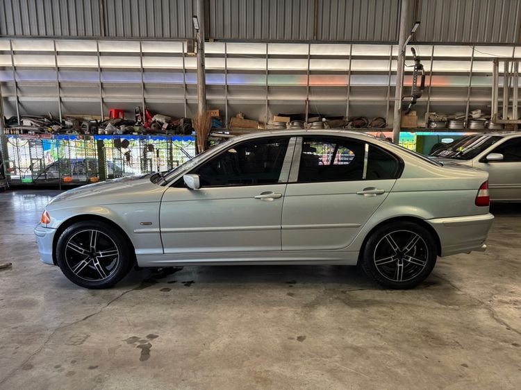 BMW Series 3 2002 318i Sedan เบนซิน เกียร์อัตโนมัติ เทา รูปที่ 4