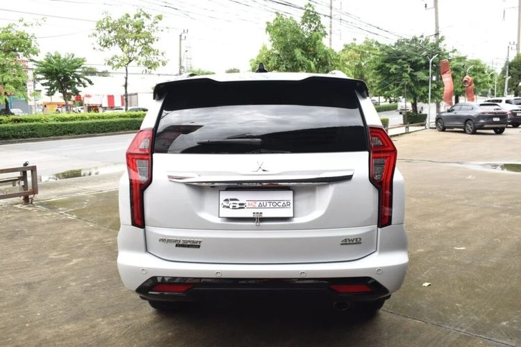 Mitsubishi Pajero Sport 2022 2.4 Elite Edition 2WD Utility-car ดีเซล ไม่ติดแก๊ส เกียร์อัตโนมัติ ขาว รูปที่ 2
