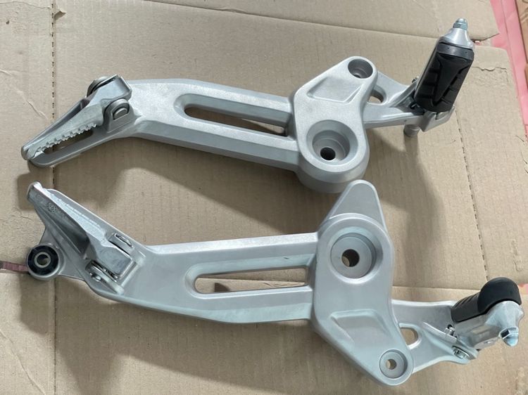 พักเท้าGrom msx125 แท้  รหัส K26 ซ้าย-ขวา หน้า-หลัง รูปที่ 3