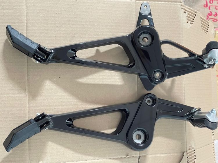 พักเท้าST-125 DAX แท้ รหัส K2W สีดำ ซ้าย-ขวา หน้า-หลัง รูปที่ 2