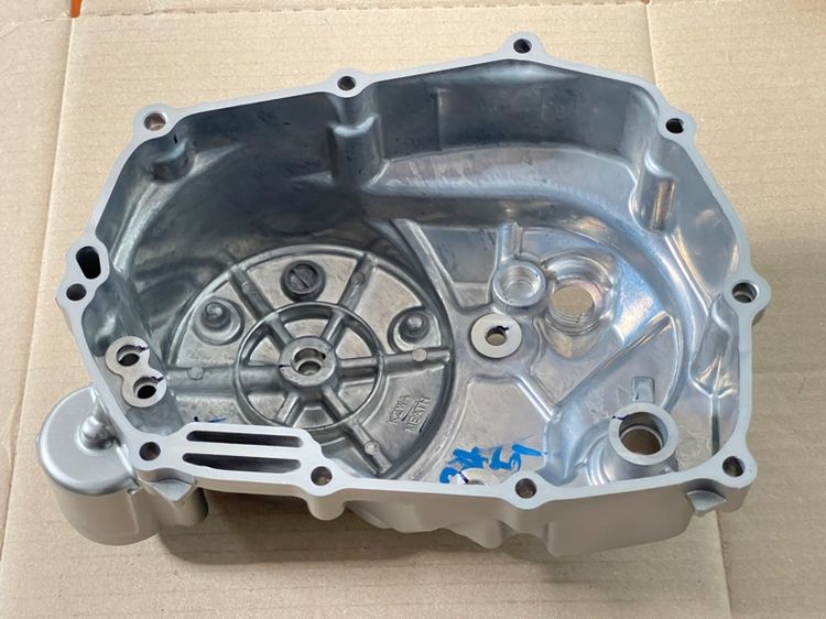 ฝาครอบครัชST-125 DAX CT125 ปี2023-2024 แท้ รหัส K2W  ข้างขวา รูปที่ 10