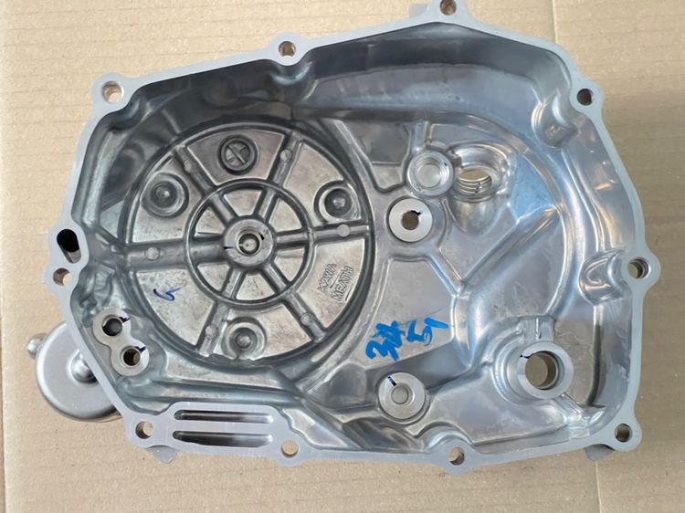 ฝาครอบครัชST-125 DAX CT125 ปี2023-2024 แท้ รหัส K2W  ข้างขวา รูปที่ 8
