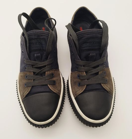 รองเท้าผ้าใบ Prada Sport สีน้ำเงินกรมท่า-เทาหนังกลับ หุ้มข้อต่ำ เบอร์ 6 uk ประมาณ 39.5-40 มือสอง ของเเท้💯 รูปที่ 4