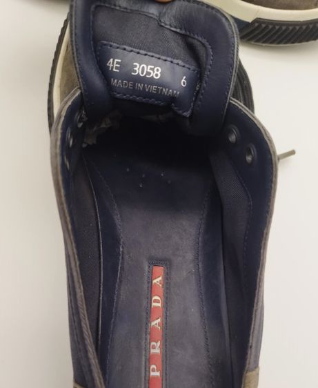 รองเท้าผ้าใบ Prada Sport สีน้ำเงินกรมท่า-เทาหนังกลับ หุ้มข้อต่ำ เบอร์ 6 uk ประมาณ 39.5-40 มือสอง ของเเท้💯 รูปที่ 8