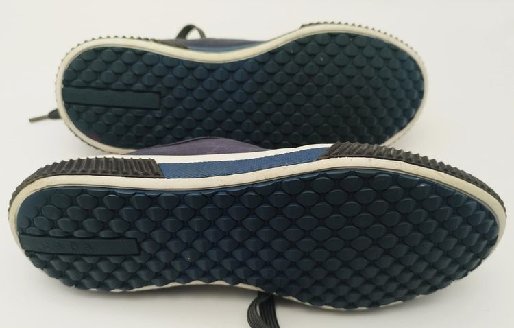 รองเท้าผ้าใบ Prada Sport สีน้ำเงินกรมท่า-เทาหนังกลับ หุ้มข้อต่ำ เบอร์ 6 uk ประมาณ 39.5-40 มือสอง ของเเท้💯 รูปที่ 5
