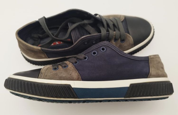 รองเท้าผ้าใบ Prada Sport สีน้ำเงินกรมท่า-เทาหนังกลับ หุ้มข้อต่ำ เบอร์ 6 uk ประมาณ 39.5-40 มือสอง ของเเท้💯