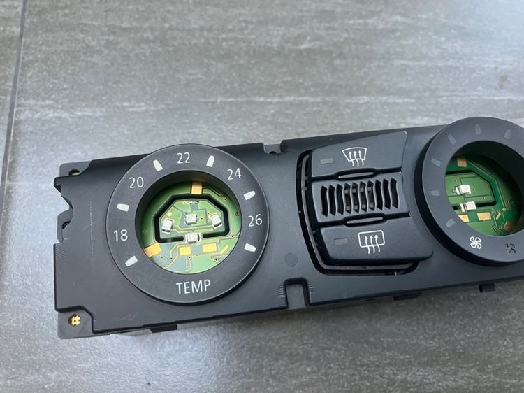 อะไหล่ BMW E60 ปุ่มพวงมาลัย คอนโทรลแอร์คอนโซลกลาง ใส่ 525i 520d 530i รูปที่ 9