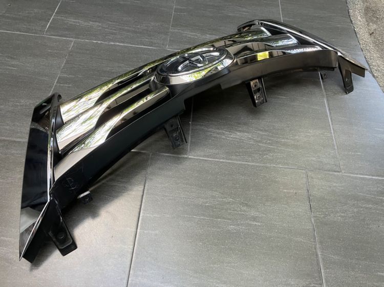 กระจังหน้า Toyota Fortuner ของแท้ มือสอง รุ่นโฉมปี 2015-2020 สภาพดี ยายึดอยู่ครับ รูปที่ 9