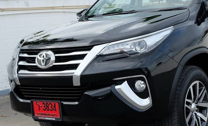 กระจังหน้า Toyota Fortuner ของแท้ มือสอง รุ่นโฉมปี 2015-2020 สภาพดี ยายึดอยู่ครับ รูปที่ 10
