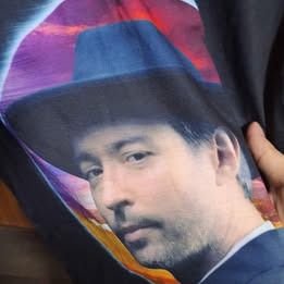 เล่นของนอก เสื้องานคอนเสิร์ต พี่เล็ก ฮิวโก้ เมื่อปลายปี 2023 แท้จากหน้างาน ของใหม่ไม่เคยใส่แค่ลอง