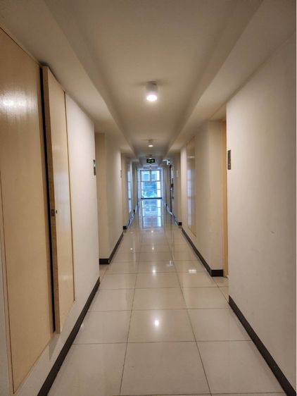 ตกแต่งครบ 2018 ขาย คอนโดพร้อมอยู่ ชั้นสาม อาคาร เตี้ย โครงการ ไอริส อเวนิว 1 ห้อง อยู่ชั้น3 ตึกแรก มี 8 ชั้น เดินทาง สะดวก เจ้าของปล่อยเช่าเอง รูปที่ 2