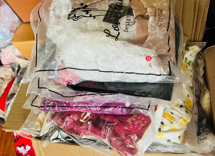 รับซื้อเสื้อผ้า ก.ท.ม. รับซื้อถึงที่เหมือนเดิม ( หรือจะส่งมาแบบนี้ก็ได้ นะ )  โทรคุยหรือส่งรูปให้เช็คราคา..ได้จ้ะะ .. รูปที่ 9