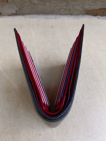 กระเป๋าตังค์ Fendi bifold wallet รูปที่ 6