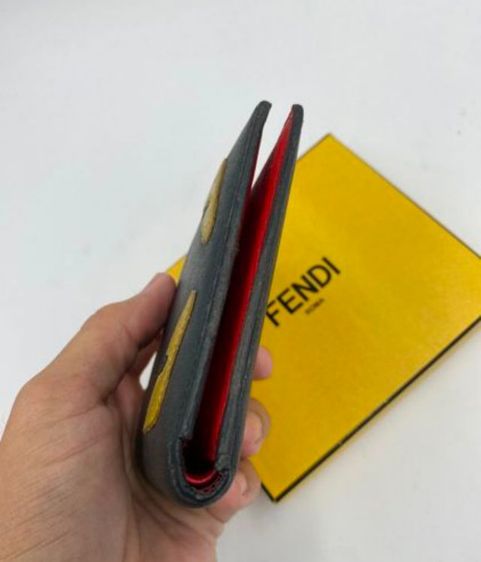 กระเป๋าตังค์ Fendi bifold wallet รูปที่ 18