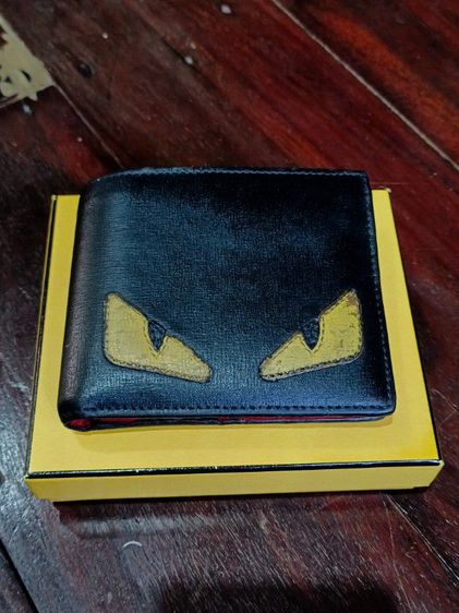 กระเป๋าตังค์ Fendi bifold wallet