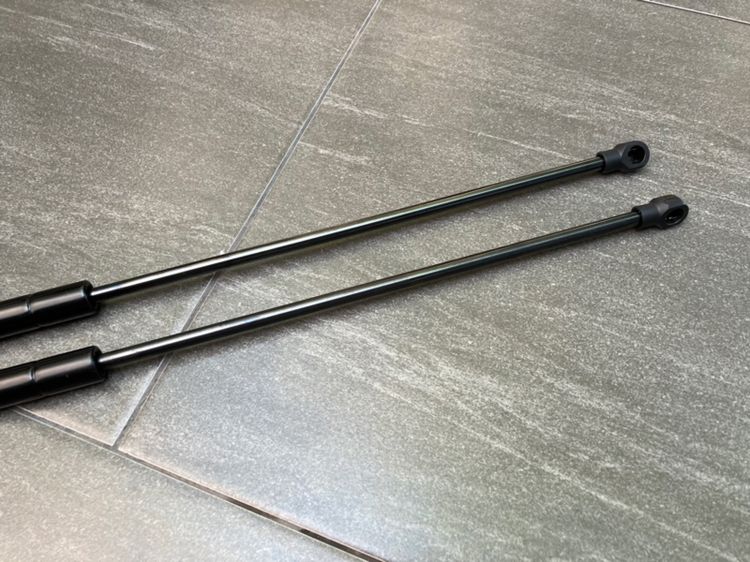 Benz W211 โช๊คฝากระโปรงหน้า แผ่นปิดข้างคอนโซล แป้นStanlessกันลื่น ดาวฝากระโปรงหน้า รูปที่ 5