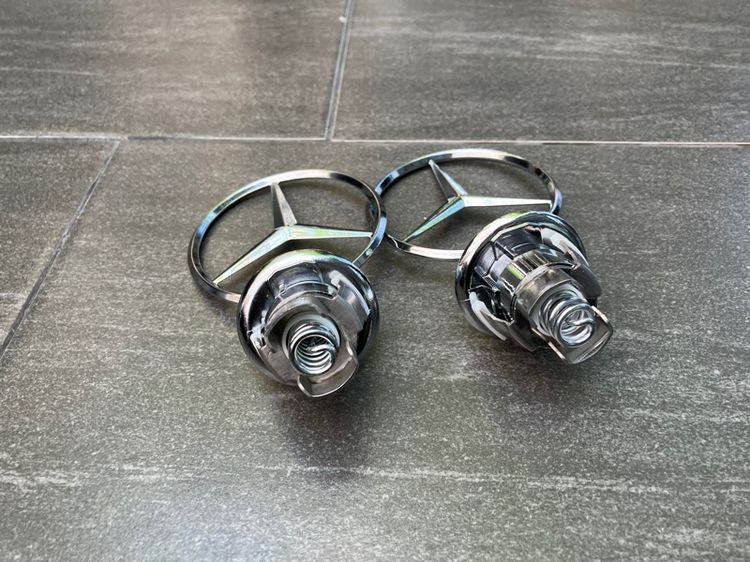 Benz W211 โช๊คฝากระโปรงหน้า แผ่นปิดข้างคอนโซล แป้นStanlessกันลื่น ดาวฝากระโปรงหน้า รูปที่ 13