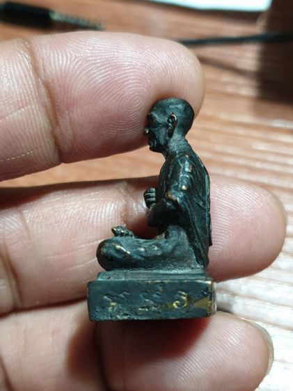 รูปหล่อสมเด็จพุฒาจารย์โต วาระครบรอบ 180 ปี หลวงปู่นาค วัดระฆัง ปี 11 เนื้อทองเหลือง อุดกริ่ง ผิวหิ้ง สวยคลาสสิค พบเจอน้อย รับประกันพระแท้ รูปที่ 5