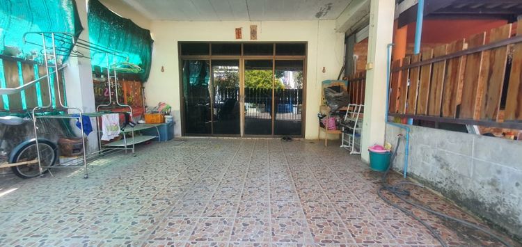 มีบางส่วน สร้างเสร็จก่อน 2010 ขายบ้านเดียว หมู่บ้านอมรทรัพย์ รูปที่ 2