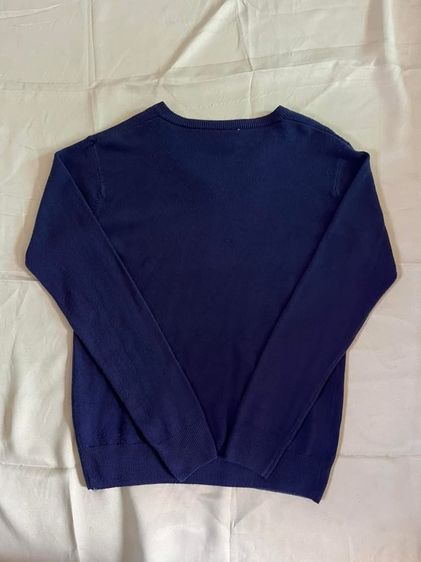 เสื้อกันหนาว LACOSTE คอวี ผ้าไหมพรม แท้ 💯 size 6 ขนาด อก 22 ยาว 26.5 นิ้ว สภาพดีมาก ดีเทลสวย เนื้อผ้าดีมาก หายากน่าสะสมครับ รูปที่ 5