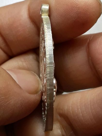 เหรียญเจริญพรบนหลวงปู่ทิม วัดละหารไร่ รูปที่ 4