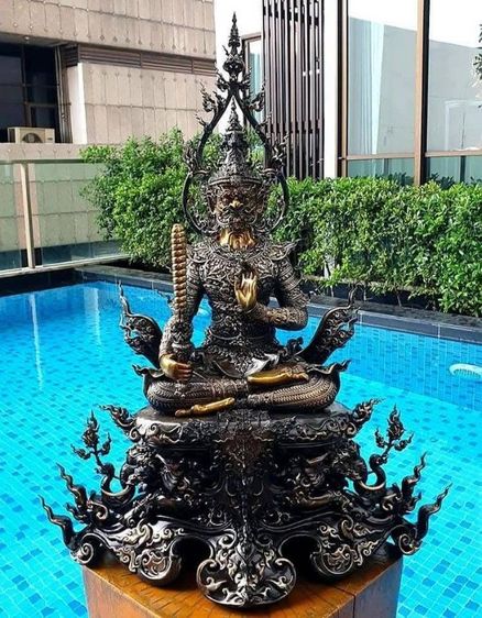 ท้าวเวสสุวรรณ เชียงราย องค์ใหญ่ เนื้อบรอนซ์  ออกแบบโดย อ.ทรงเดช ทิพย์ทอง แก้ไขแบบโดย อ.เฉลิมชัย โฆษะพิพัฒน์ ศิลปินแห่งชาติ สวยงามมาก รูปที่ 16
