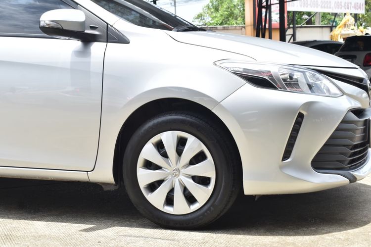Toyota Vios 2021 1.5 Entry Sedan เบนซิน ไม่ติดแก๊ส บรอนซ์เงิน รูปที่ 3