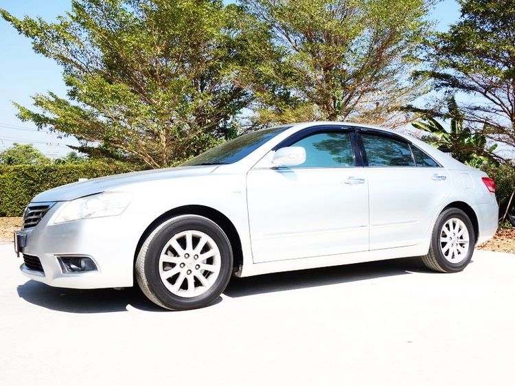 รถ Toyota Camry 2.0 G สี บรอนซ์เงิน