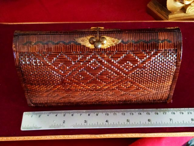 กระเป๋าย่านลิเภาแท้จากศูนย์ศิลปาชีพบางไทรสภาพใหม่ยังไม่เคยใช้เลยโชว์อย่างเดียว รูปที่ 7