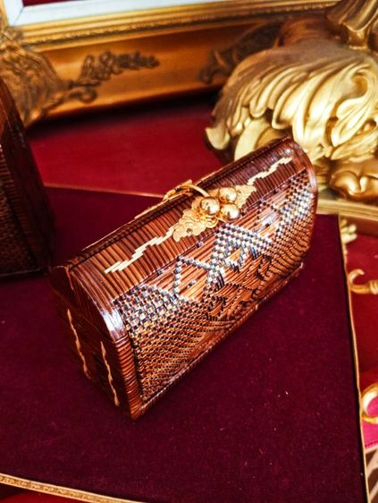 กระเป๋าย่านลิเภาแท้จากศูนย์ศิลปาชีพบางไทรสภาพใหม่ยังไม่เคยใช้เลยโชว์อย่างเดียว รูปที่ 6