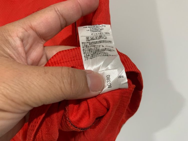 เสื้อโปโล ADIDAS แท้ 💯 size M ขนาด อก 19.5 ยาว 27  สภาพใหม่มาก ลายสวย ดีเทลสวย เนื้อผ้าบางนิ่มมาก หายากน่าสะสมครับ รูปที่ 6