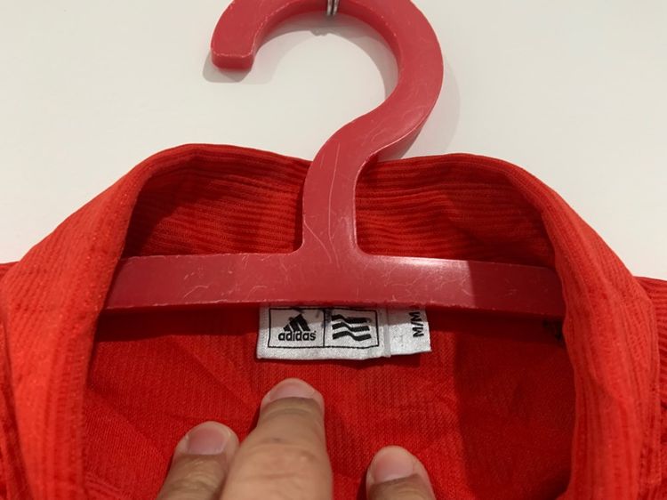 เสื้อโปโล ADIDAS แท้ 💯 size M ขนาด อก 19.5 ยาว 27  สภาพใหม่มาก ลายสวย ดีเทลสวย เนื้อผ้าบางนิ่มมาก หายากน่าสะสมครับ รูปที่ 4