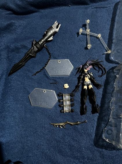 Figure Black Rock Shooter ของ Figma มีแต่ตัว figure พร้อมอุปกรณ์ครบ