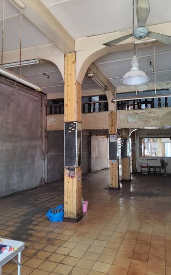 ไม่ใช่ ขายอาคารพาณิชย์ 2 คูหา พร้อมอพาร์ทเมนท์ ด้านหลัง พื้นที่ 119 ตารางวา ราคา 60 ลบ. แถวถนนราชดำเนิน รูปที่ 3