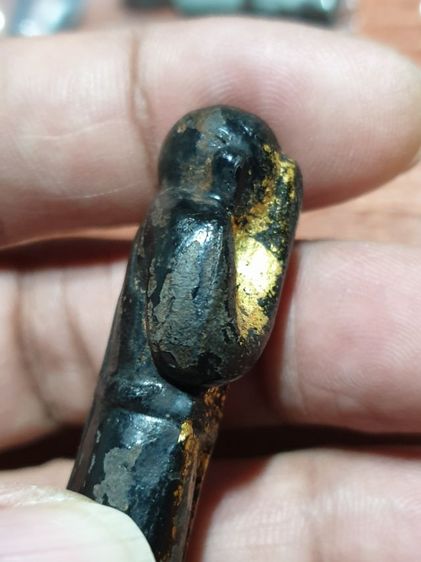 พระปิดตา เนื้อผง พิมพ์ยืน ลงรัก ปิดทองแท้ สภาพสวยเนื้อจัดจ้าน ไม่ทราบวัด และปีที่ออก รูปที่ 6