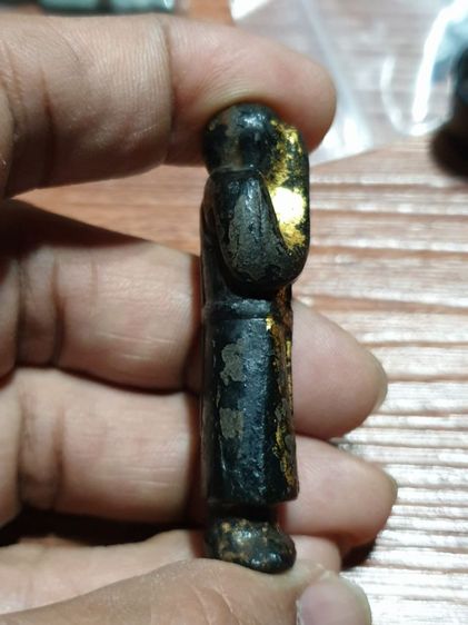 พระปิดตา เนื้อผง พิมพ์ยืน ลงรัก ปิดทองแท้ สภาพสวยเนื้อจัดจ้าน ไม่ทราบวัด และปีที่ออก รูปที่ 18