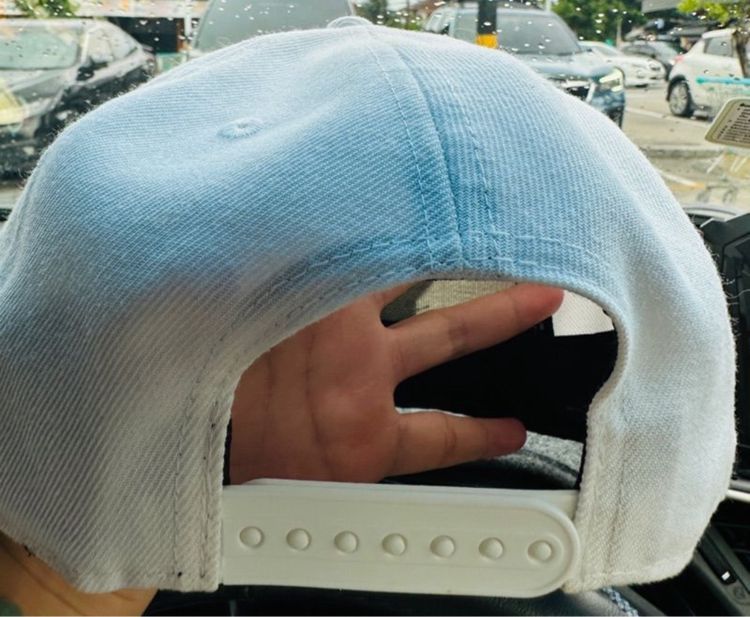 หมวกแก๊ปสีขาวทรงแร็ปเปอร์ แบรนด์ New Era รูปที่ 2