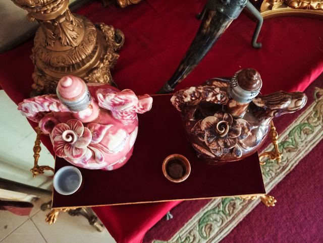 ขวดมังกรเก่าโบราณเนื้อกระเบื้องเคลือบเขียนสีลายนูนสภาพเยี่ยม รูปที่ 17