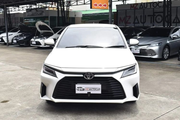 Toyota Yaris ATIV 2023 1.2 Smart Sedan เบนซิน ไม่ติดแก๊ส เกียร์อัตโนมัติ ขาว รูปที่ 3