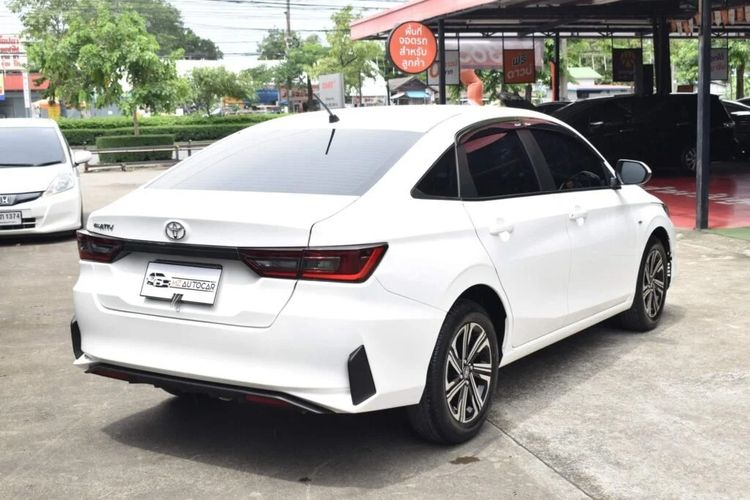 Toyota Yaris ATIV 2023 1.2 Smart Sedan เบนซิน ไม่ติดแก๊ส เกียร์อัตโนมัติ ขาว รูปที่ 4