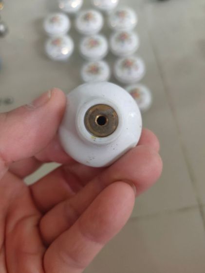 มือจับตู้เซลามิก วินเทจของแท้ ยุค 70-80 เหลือ ขายเป็นคู่ รูปที่ 3